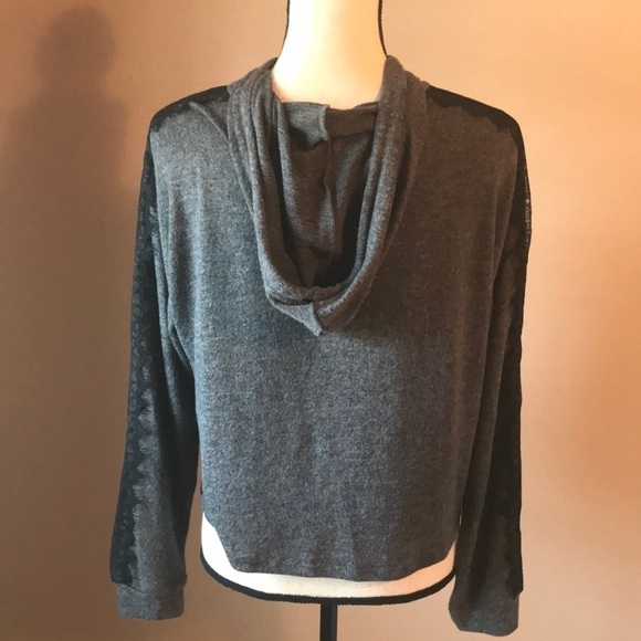 💋 Adorable crop top hoodie 💋 - Picture 4 of 5